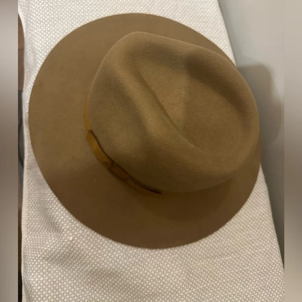 Brixton Tan 100% Wool Felt Fedora Hat Adult Size XS Ribbon Band Luxury Preppy
